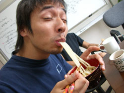 天才サトシ秘伝、餅のように食ス